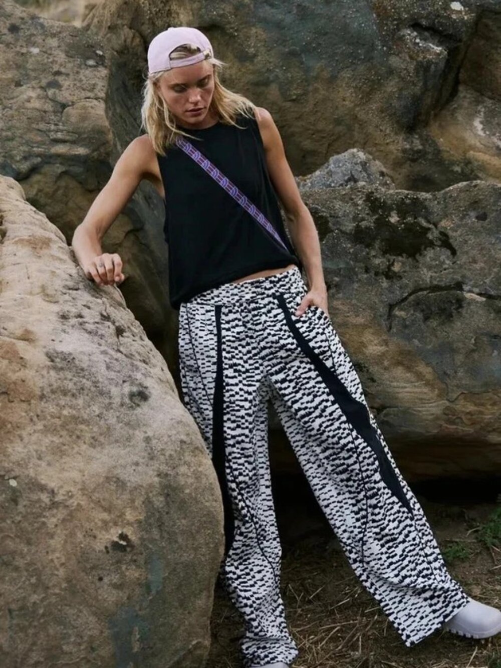 Free People FP Movement Aces Printed Pants Scratch Concrete Combo Size M - Picture 2 of 13